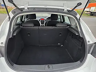 Used 2013 Vauxhall Astra Energy White - Interior and Exterior details 7