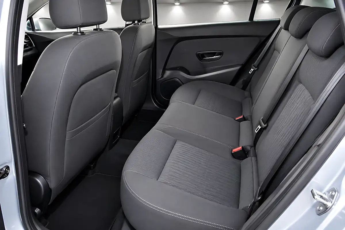 Used 2013 Vauxhall Astra Es Silver - Interior and Exterior details 12