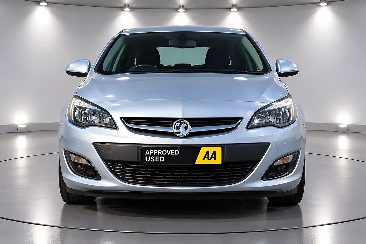 Used 2013 Vauxhall Astra Es Silver - Interior and Exterior details 2