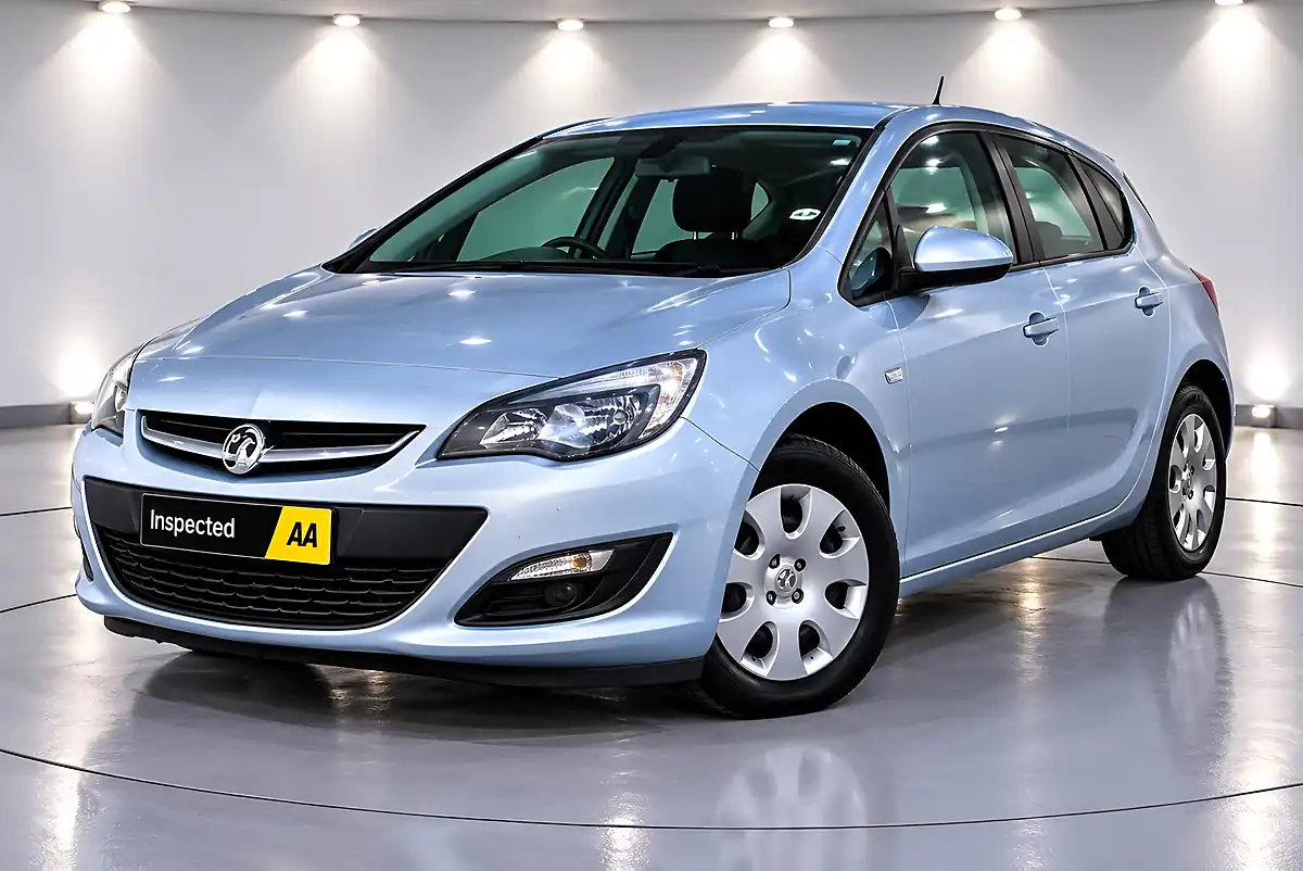 Used 2013 Vauxhall Astra Es Silver - Interior and Exterior details 7