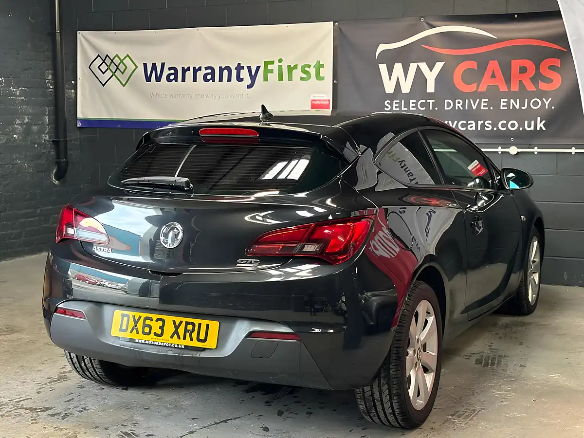 Used 2013 Vauxhall Astra Gtc Sport Black - Interior and Exterior details 10