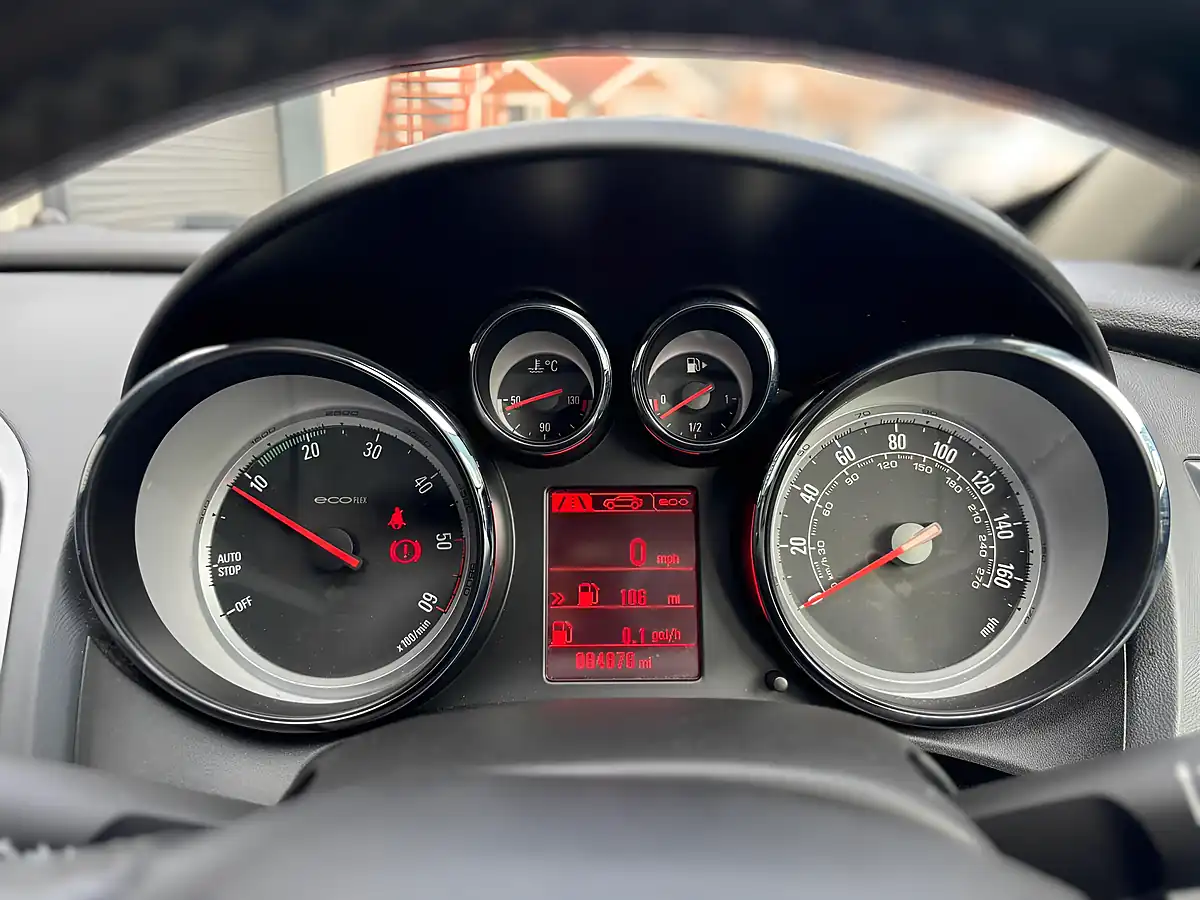 Used 2013 Vauxhall Astra Gtc Sport Black - Interior and Exterior details 12