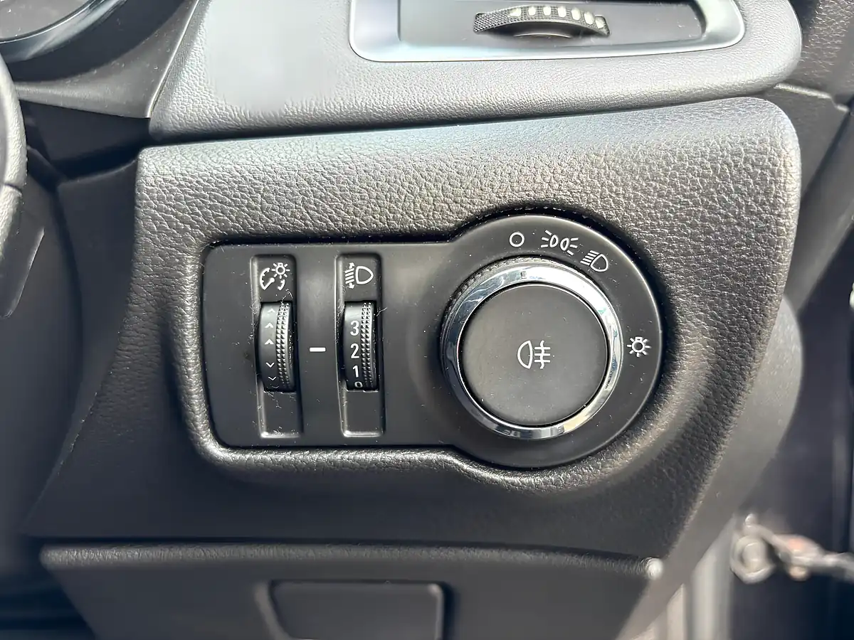 Used 2013 Vauxhall Astra Gtc Sport Black - Interior and Exterior details 18