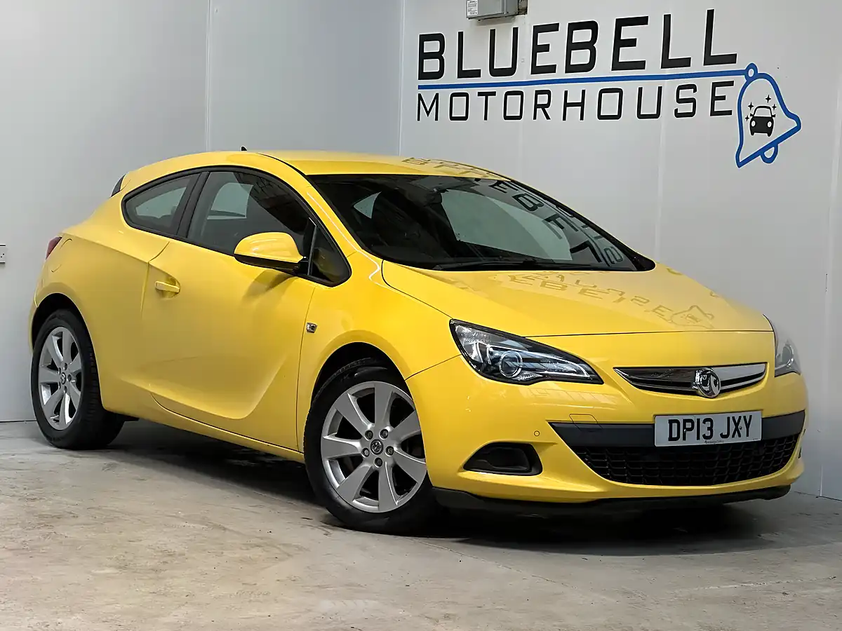 Used 2013 Vauxhall Astra Gtc Sport Flaming Yellow - Front View