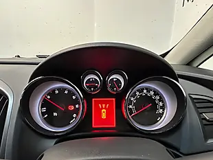 Used 2013 Vauxhall Astra Gtc Sport Flaming Yellow - Interior and Exterior details 16