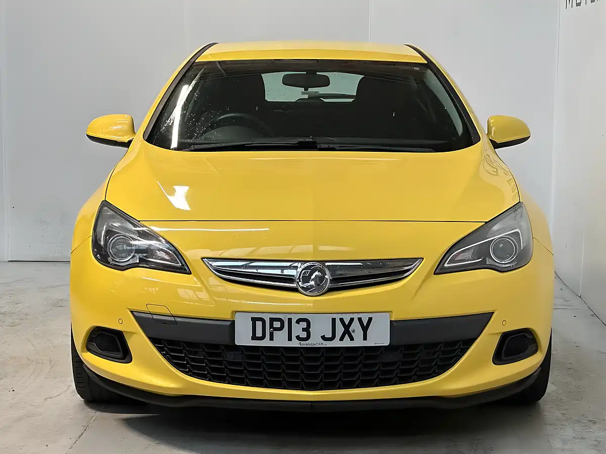 Used 2013 Vauxhall Astra Gtc Sport Flaming Yellow - Interior and Exterior details 2