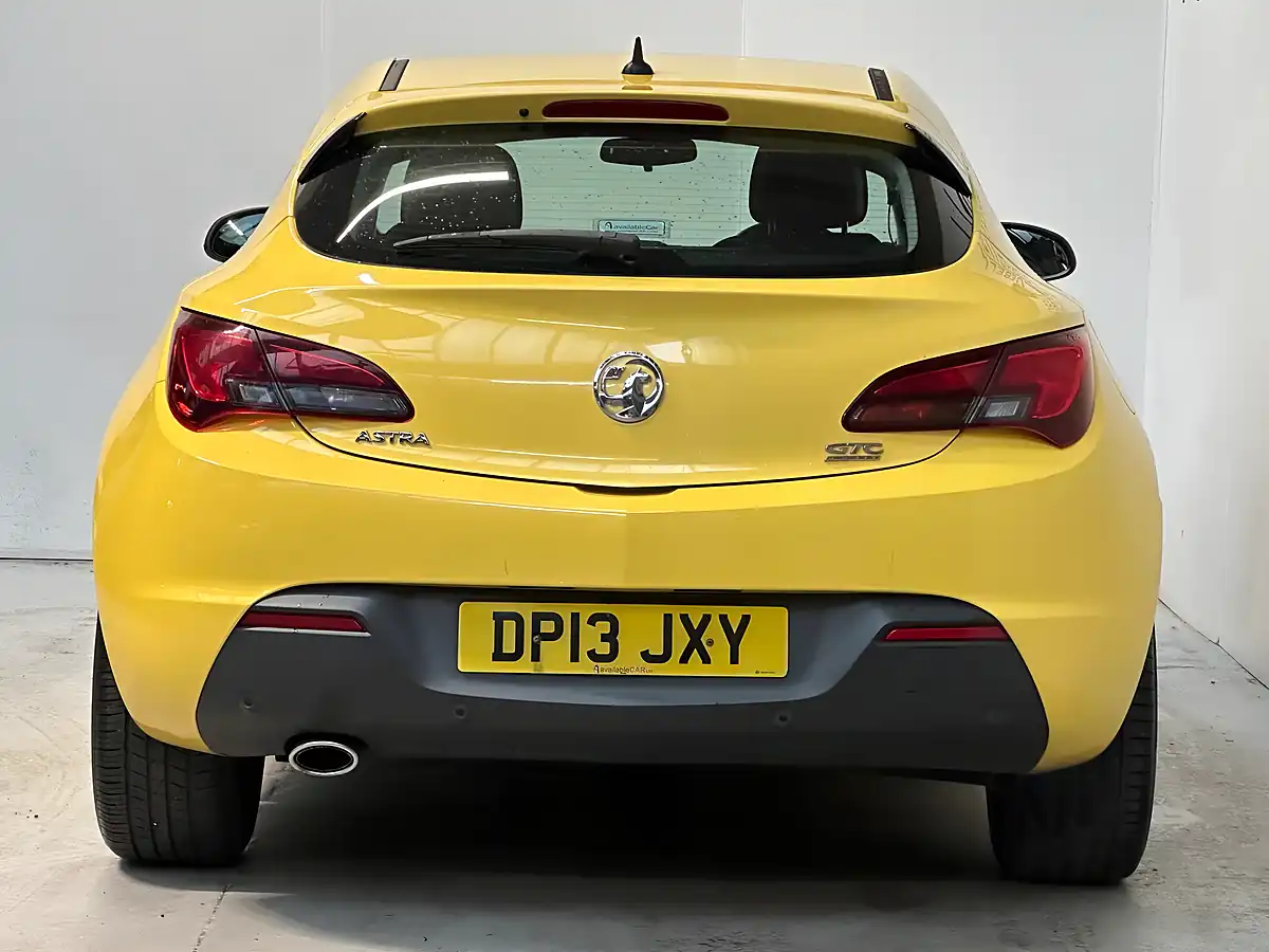 Used 2013 Vauxhall Astra Gtc Sport Flaming Yellow - Interior and Exterior details 6