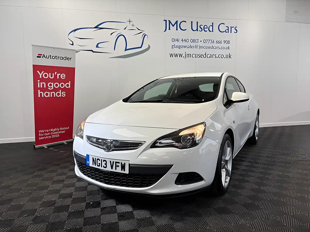 Used 2013 Vauxhall Astra Gtc Sport White - Front View