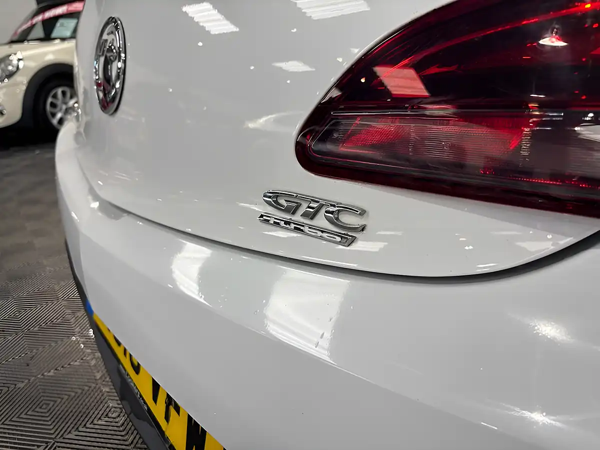 Used 2013 Vauxhall Astra Gtc Sport White - Interior and Exterior details 10