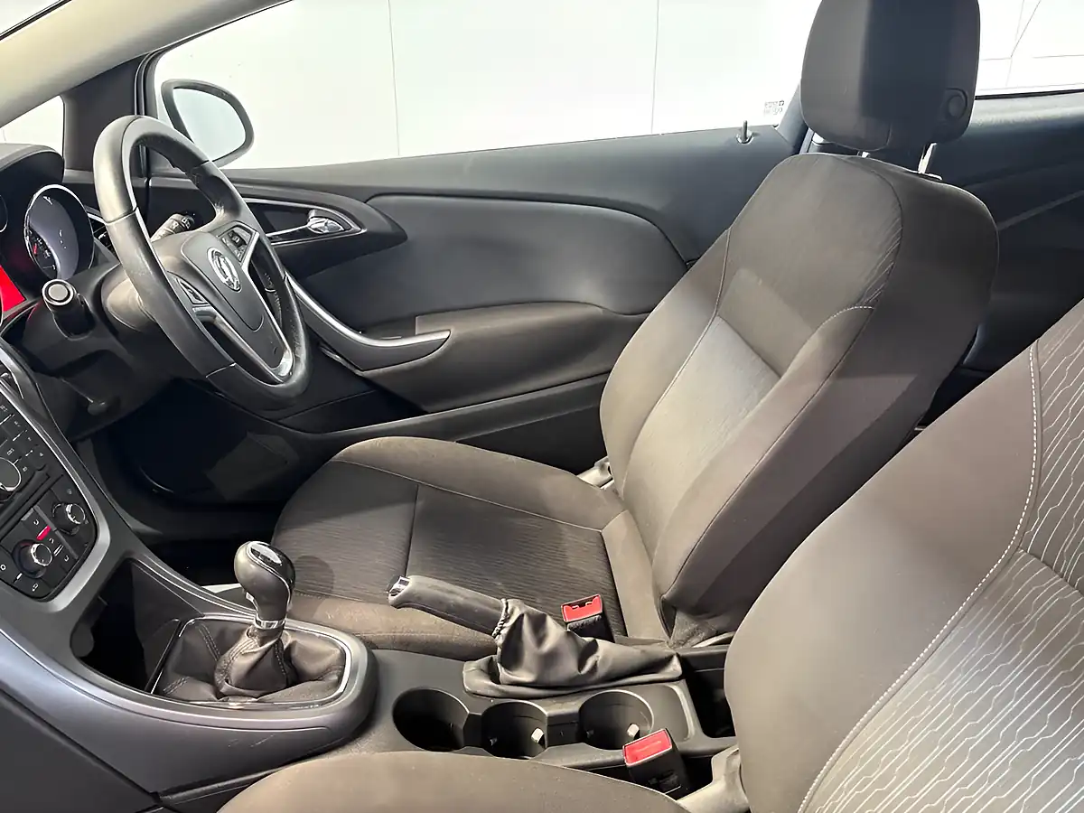 Used 2013 Vauxhall Astra Gtc Sport White - Interior and Exterior details 13