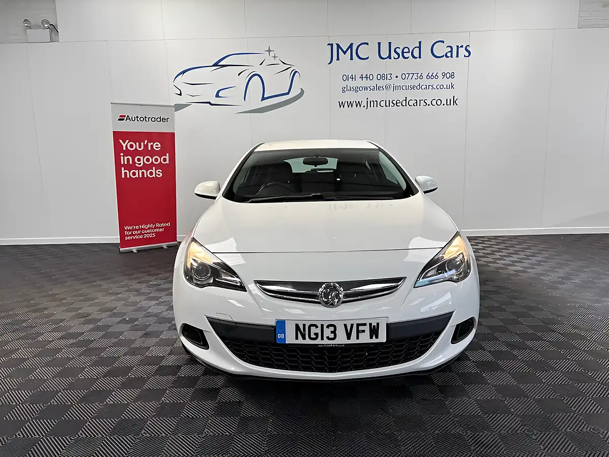 Used 2013 Vauxhall Astra Gtc Sport White - Interior and Exterior details 3