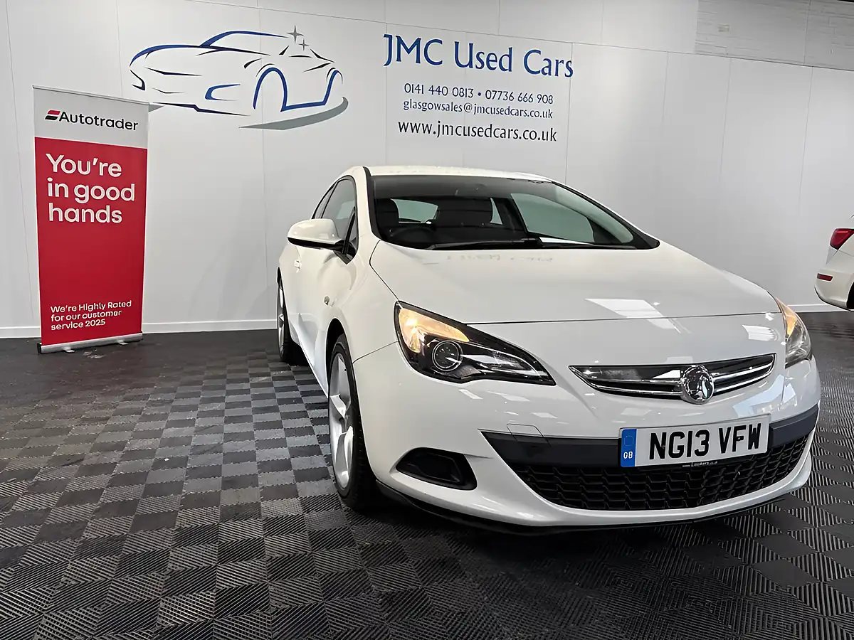 Used 2013 Vauxhall Astra Gtc Sport White - Interior and Exterior details 6