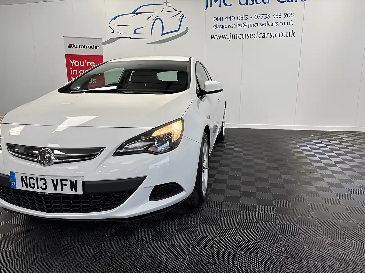 Used 2013 Vauxhall Astra Gtc Sport White - Interior and Exterior details 7