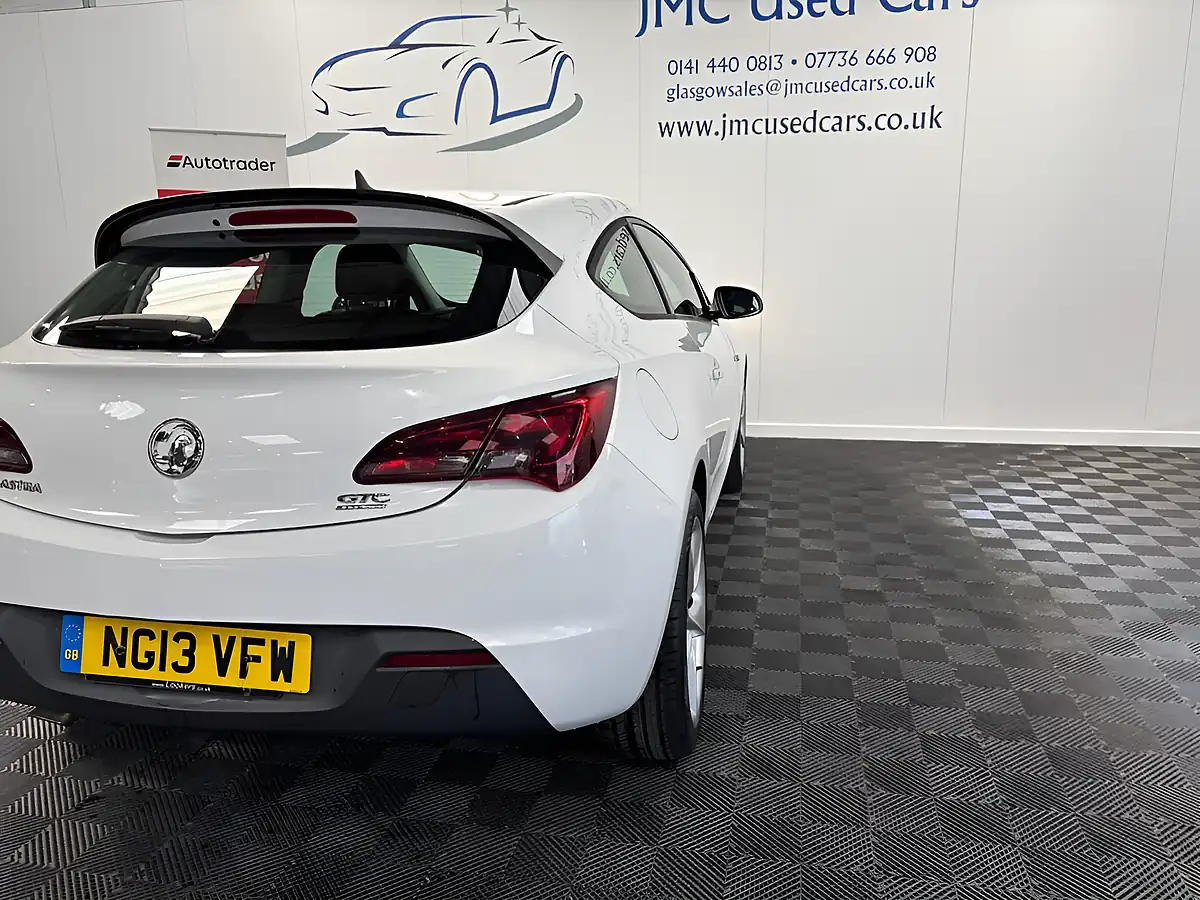 Used 2013 Vauxhall Astra Gtc Sport White - Interior and Exterior details 9