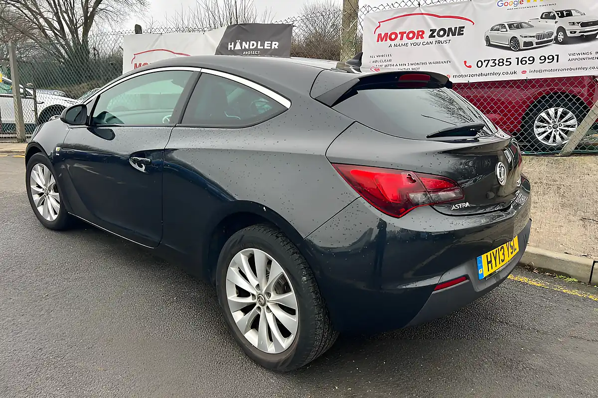 Used 2013 Vauxhall Astra Gtc Sri Black - Interior and Exterior details 11