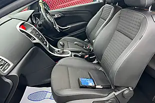 Used 2013 Vauxhall Astra Gtc Sri Black - Interior and Exterior details 13