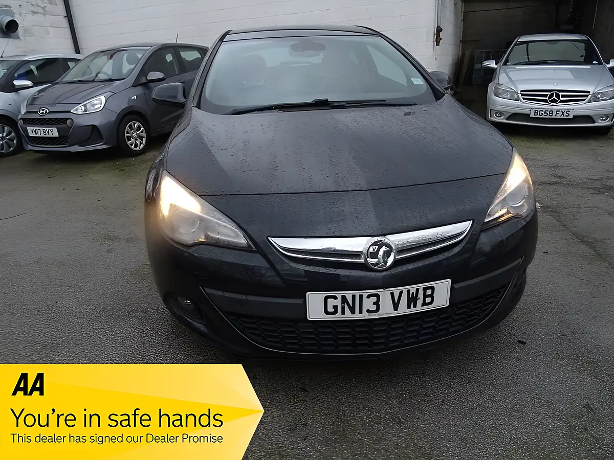 Used 2013 Vauxhall Astra Gtc Sri Black - Interior and Exterior details 2