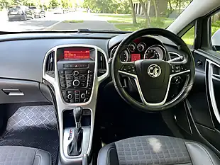 Used 2013 Vauxhall Astra Gtc Sri White - Interior and Exterior details 12