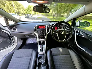 Used 2013 Vauxhall Astra Gtc Sri White - Interior and Exterior details 13