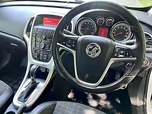 Used 2013 Vauxhall Astra Gtc Sri White - Interior and Exterior details 17