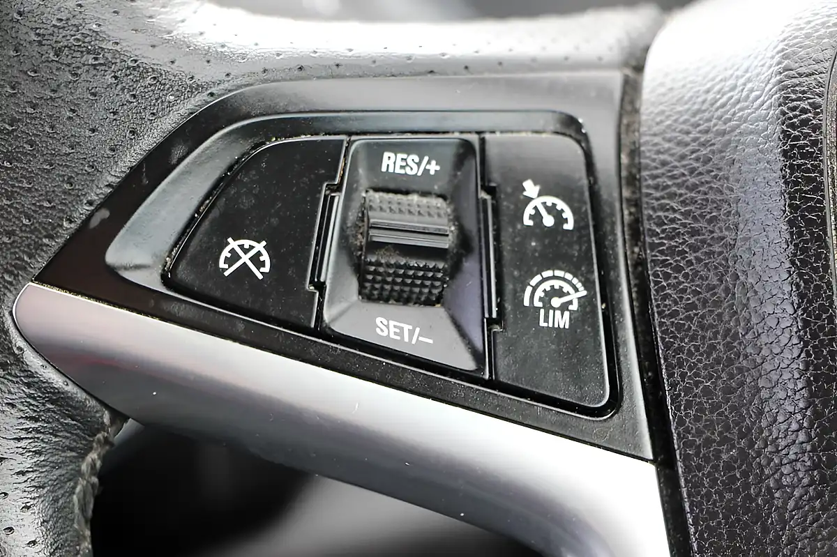 Used 2013 Vauxhall Astra Gtc Sri White - Interior and Exterior details 17