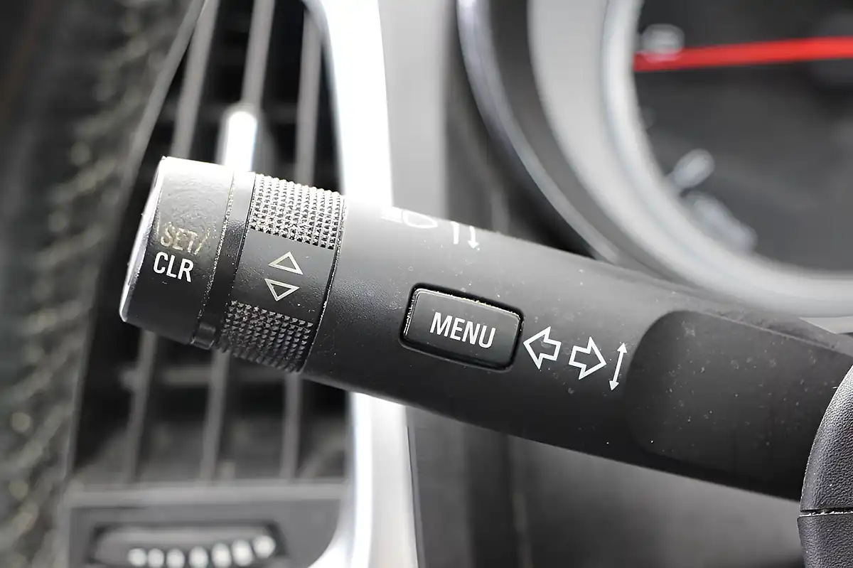 Used 2013 Vauxhall Astra Gtc Sri White - Interior and Exterior details 18