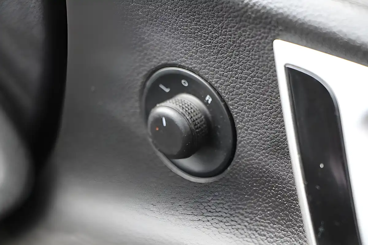 Used 2013 Vauxhall Astra Gtc Sri White - Interior and Exterior details 19
