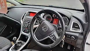 Used 2013 Vauxhall Astra Gtc Sri White - Interior and Exterior details 12