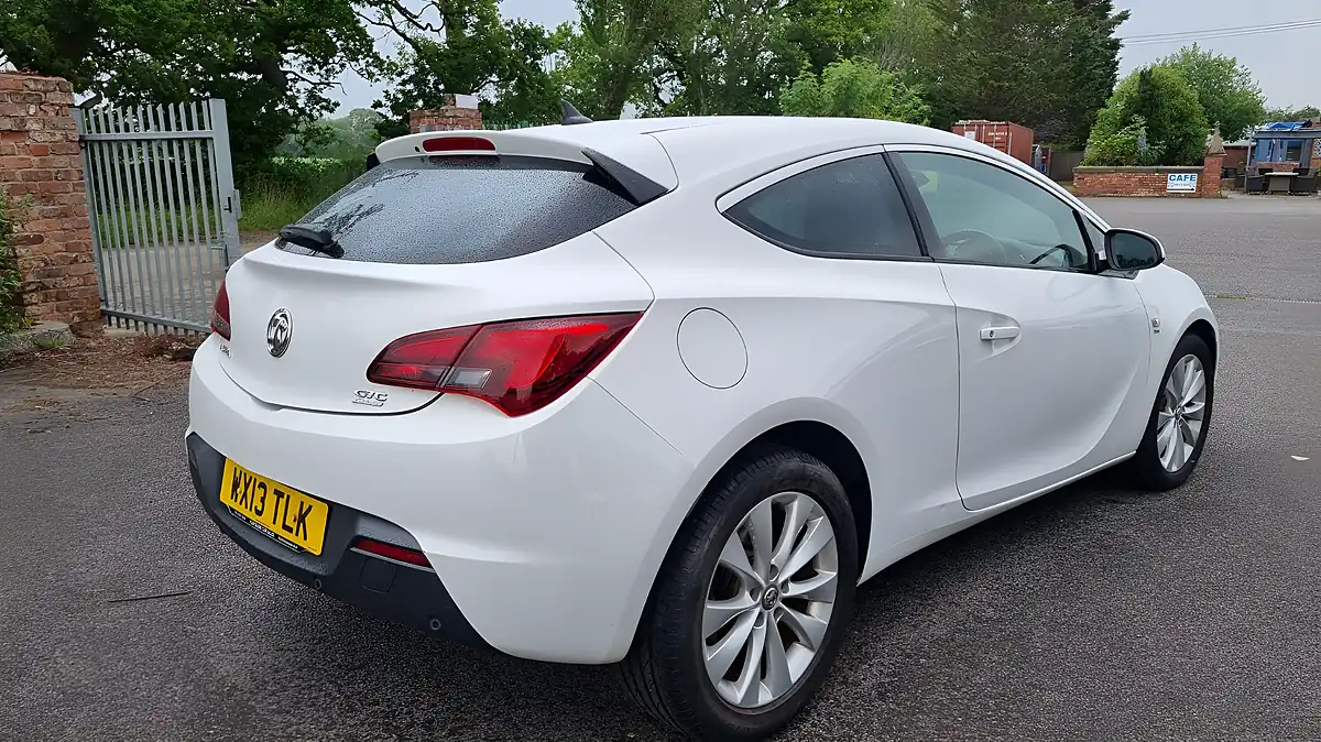 Used 2013 Vauxhall Astra Gtc Sri White - Interior and Exterior details 2