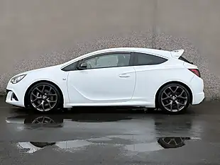 Used 2013 Vauxhall Astra Gtc Vxr White - Interior and Exterior details 4