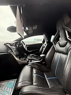 Used 2013 Vauxhall Astra Gtc Vxr White - Interior and Exterior details 9