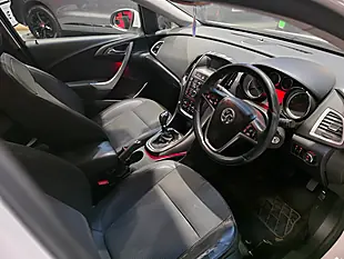 Used 2013 Vauxhall Astra Se White - Interior and Exterior details 10