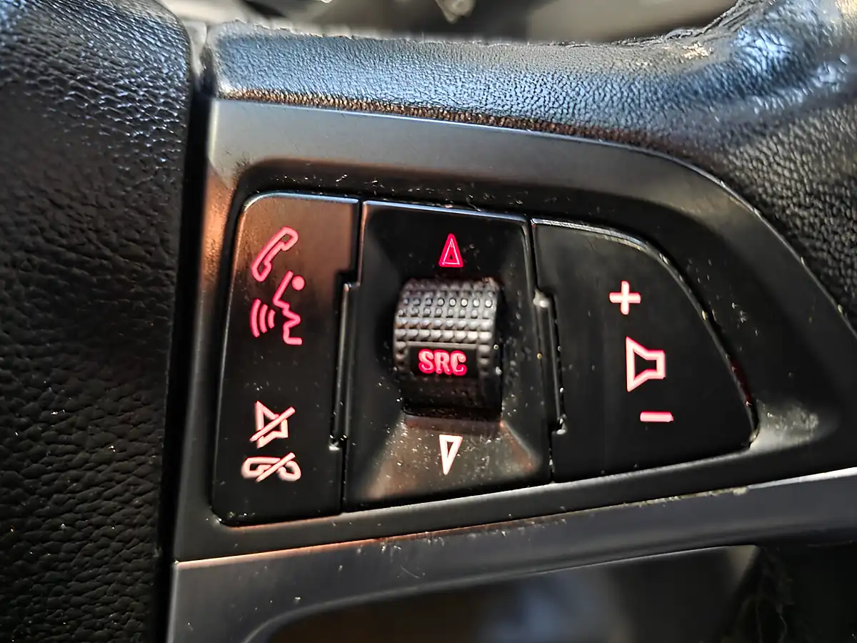 Used 2013 Vauxhall Astra Se White - Interior and Exterior details 19