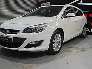 Used 2013 Vauxhall Astra Se White - Interior and Exterior details 6