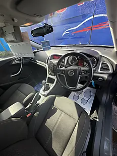 Used 2013 Vauxhall Astra Sri Black - Interior and Exterior details 16