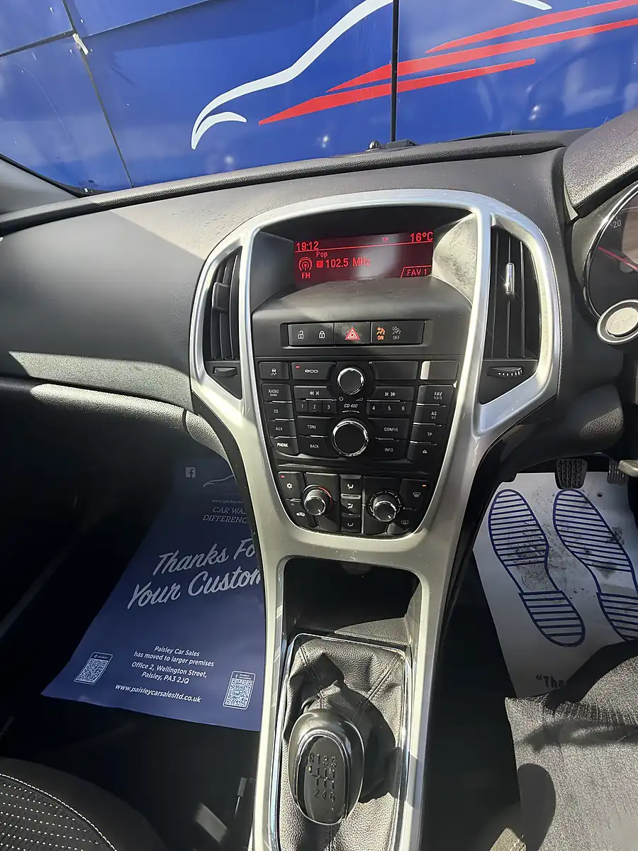 Used 2013 Vauxhall Astra Sri Black - Interior and Exterior details 17