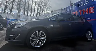 Used 2013 Vauxhall Astra Sri Black - Interior and Exterior details 2