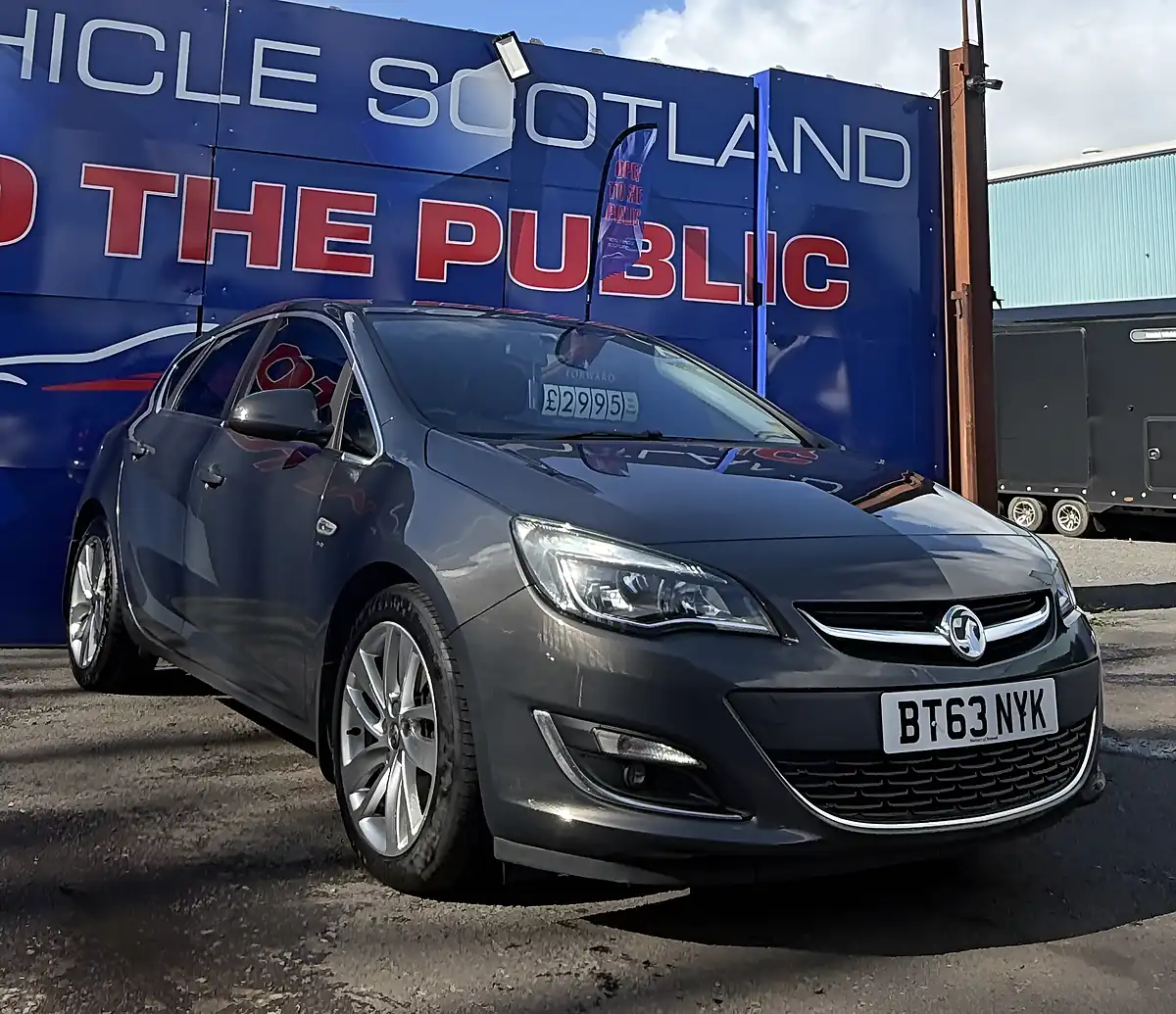 Used 2013 Vauxhall Astra Sri Black - Interior and Exterior details 6