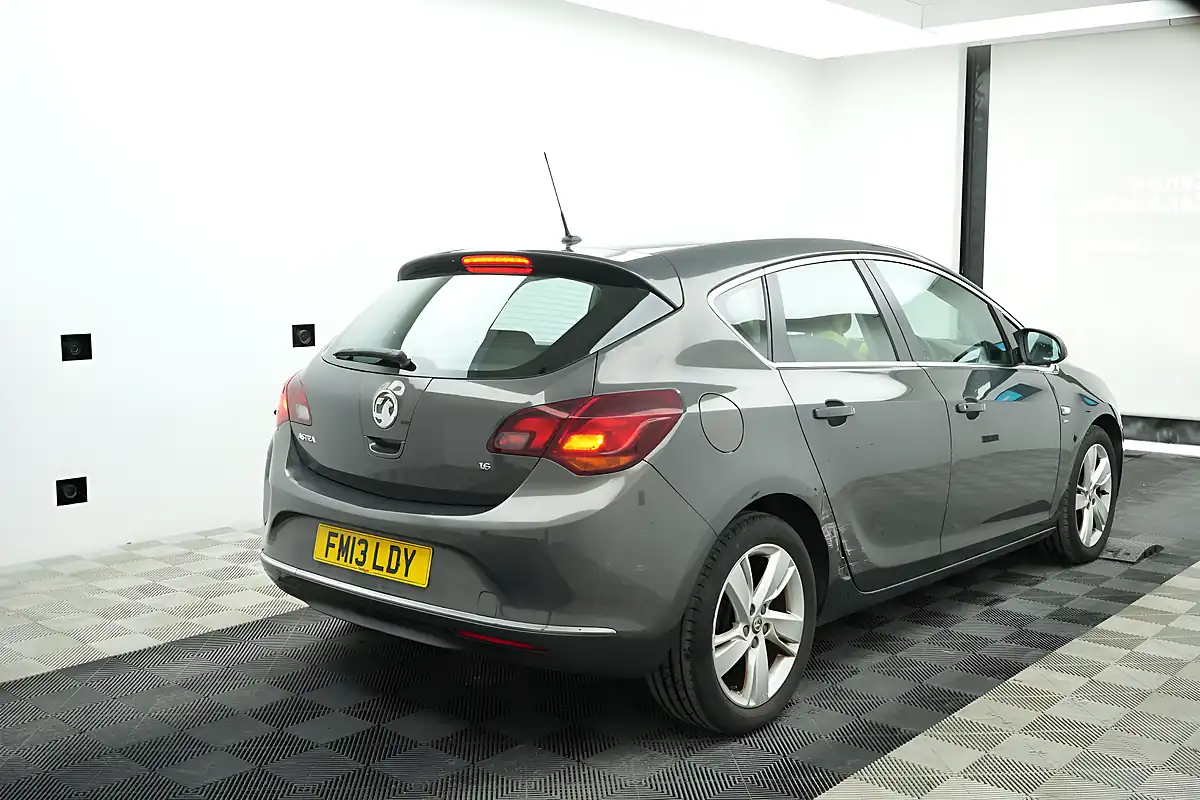 Used 2013 Vauxhall Astra Sri Grey - Interior and Exterior details 4