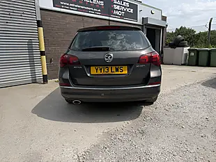 Used 2013 Vauxhall Astra Sri Grey - Interior and Exterior details 10