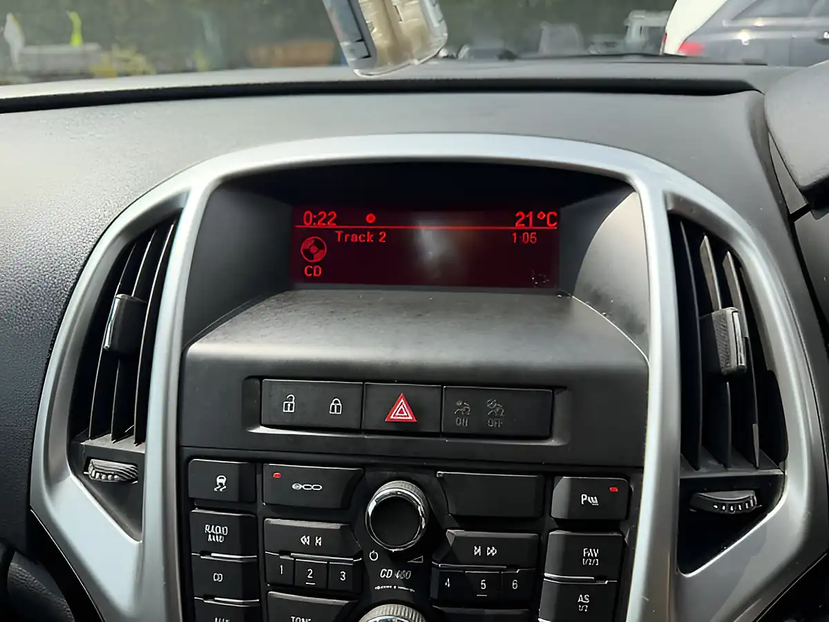 Used 2013 Vauxhall Astra Sri Grey - Interior and Exterior details 20