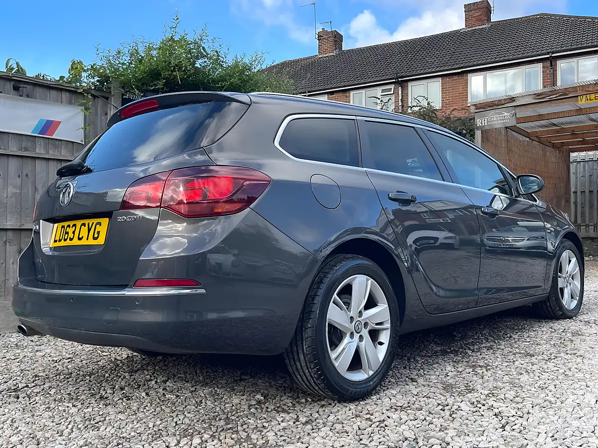 Used 2013 Vauxhall Astra Sri Grey - Interior and Exterior details 14