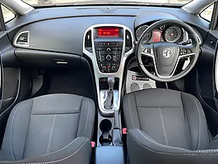 Used 2013 Vauxhall Astra Sri Grey - Interior and Exterior details 4