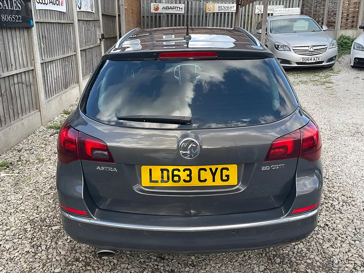 Used 2013 Vauxhall Astra Sri Grey - Interior and Exterior details 8