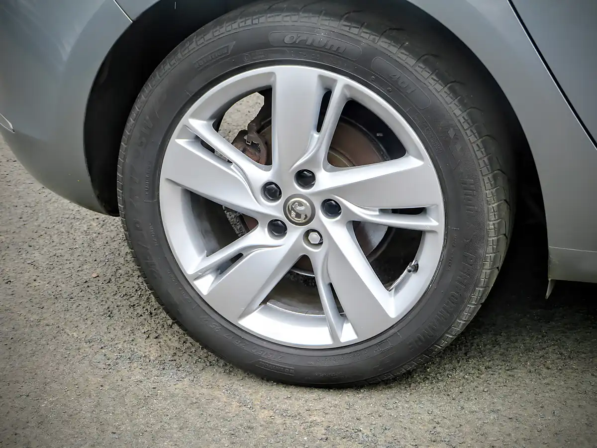 Used 2013 Vauxhall Astra Sri Metallic Grey - Interior and Exterior details 11