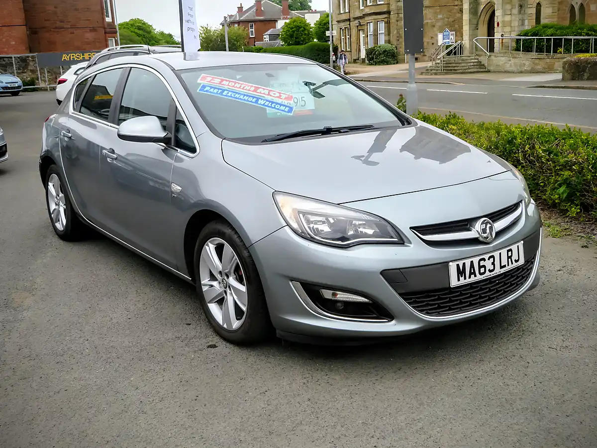 Used 2013 Vauxhall Astra Sri Metallic Grey - Interior and Exterior details 9