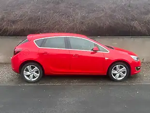 Used 2013 Vauxhall Astra Sri Red - Interior and Exterior details 3
