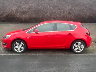 Used 2013 Vauxhall Astra Sri Red - Interior and Exterior details 4