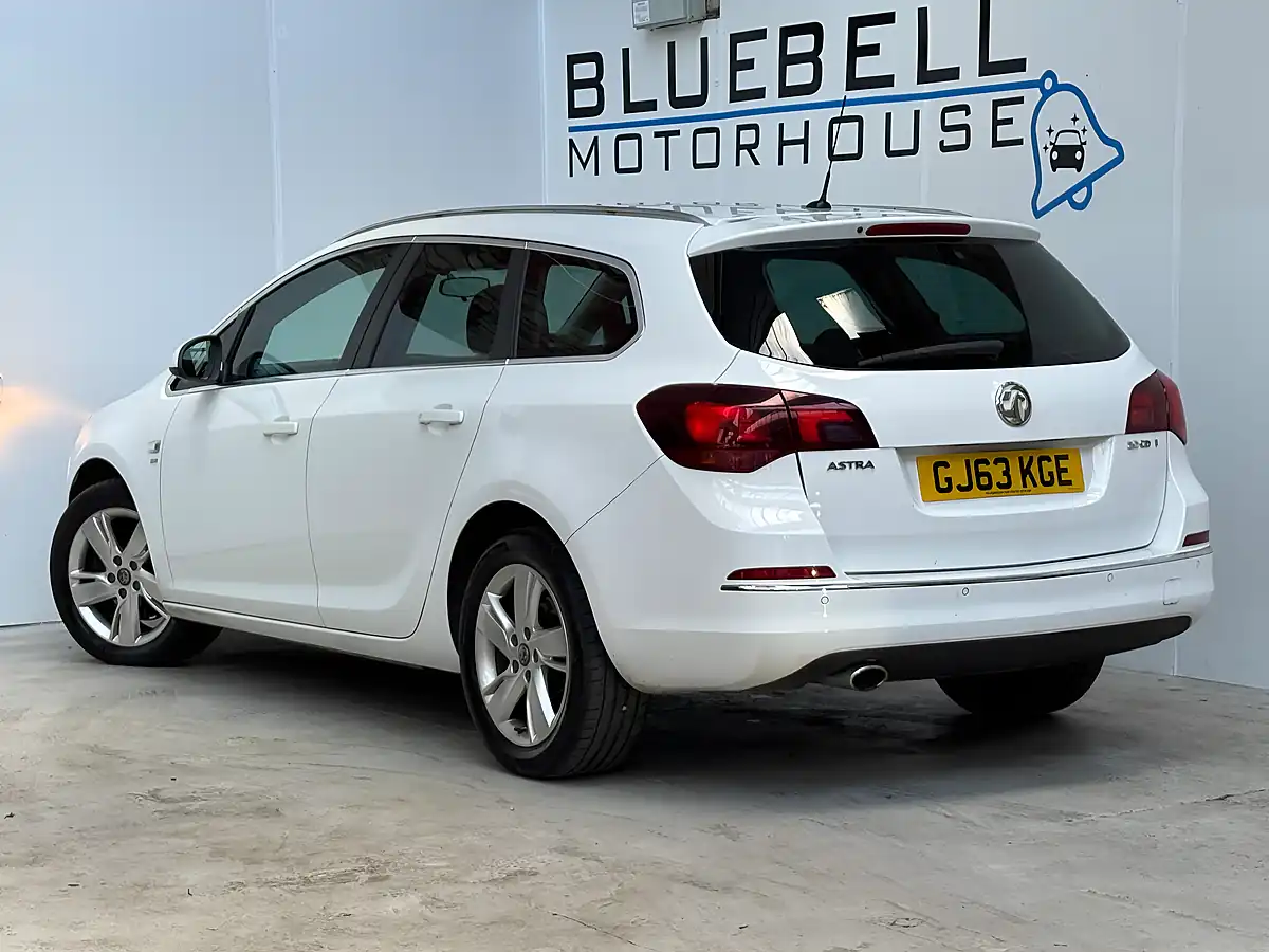 Used 2013 Vauxhall Astra Sri Sports Tourer Summit White - Interior and Exterior details 4