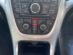 Used 2013 Vauxhall Astra Sri White - Interior and Exterior details 13